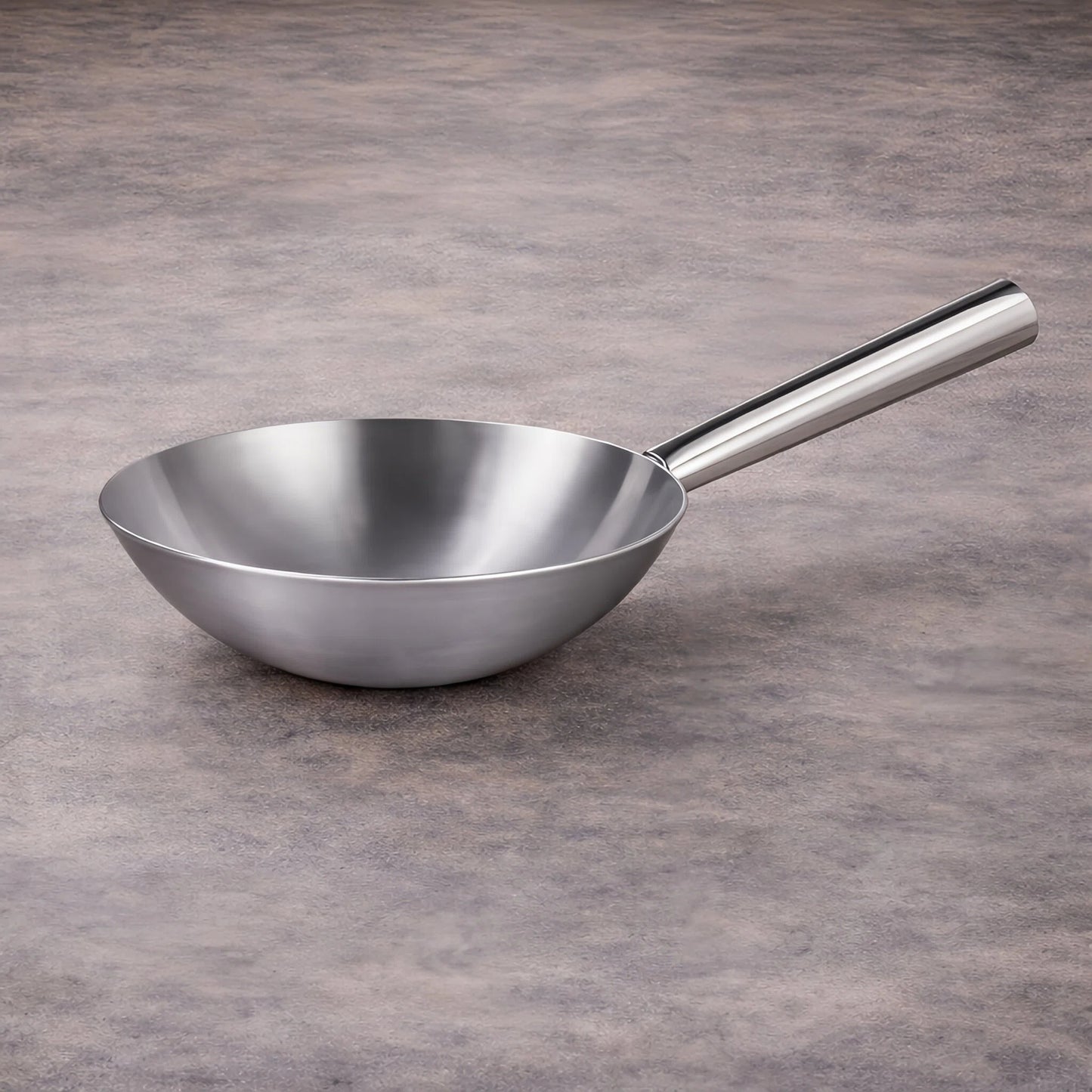 Wok en inox à manche