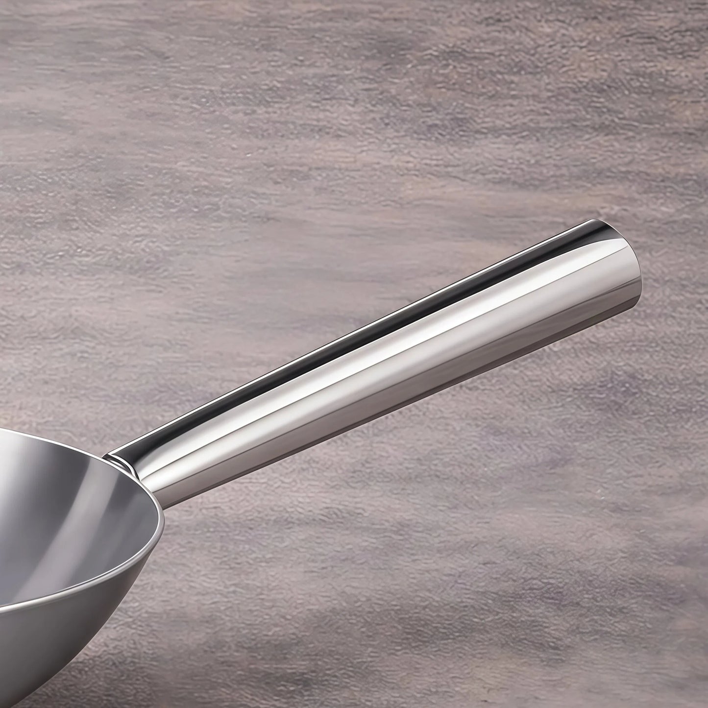 Wok en inox à manche