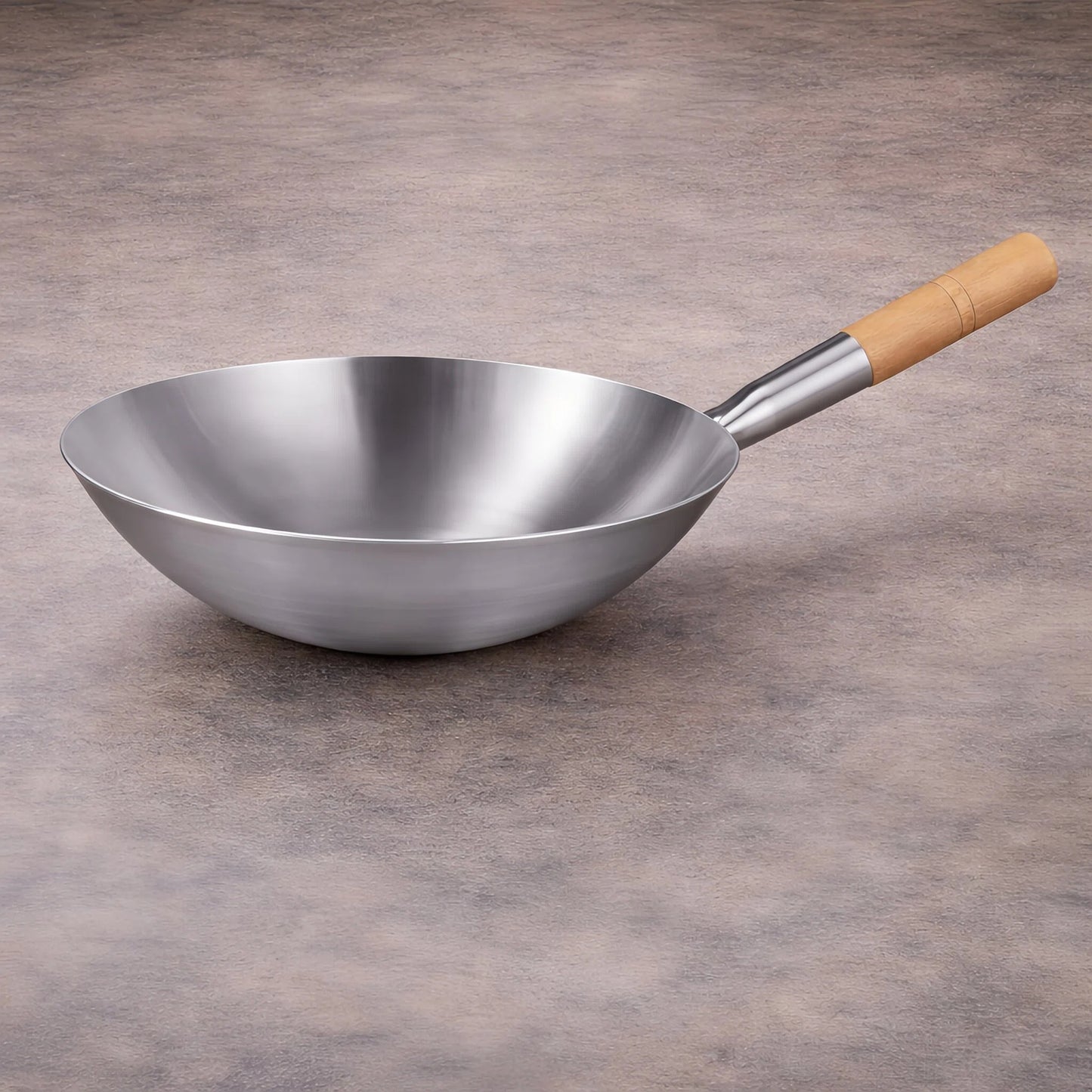 Wok en inox à manche